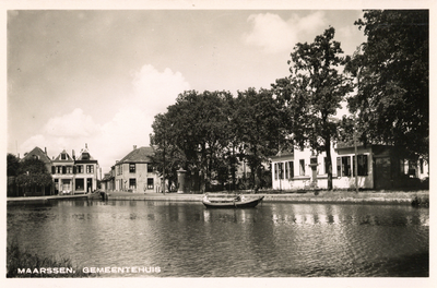 17921 Gezicht over de Vecht te Maarssen, met rechts de buitenplaats het Huys ten Bosch (Zandweg 44), in gebruik als ...